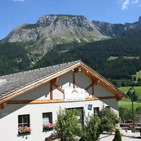 Semesterbostad Holiday Alpenrose.10 *